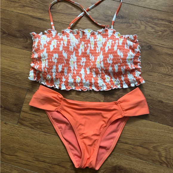 Hang Ten Bikini - Picture 1 of 5